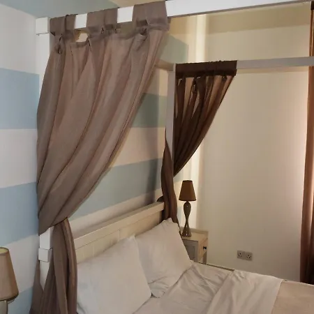 Orchid Court Apartment. Apartment