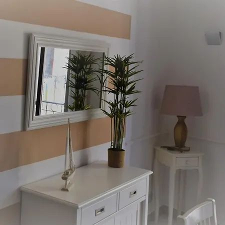 Orchid Court Apartment. * Għajnsielem