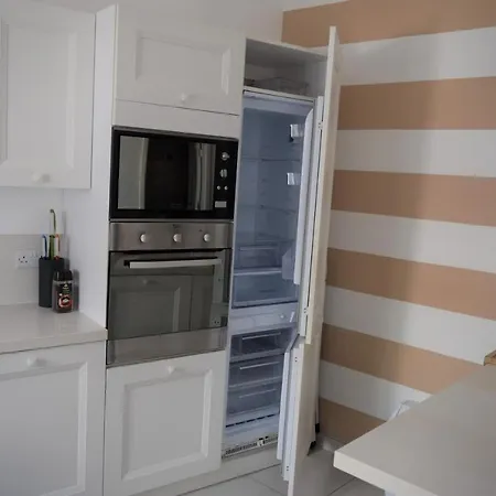 Apartamento Orchid Court Apartment. Ghajnsielem