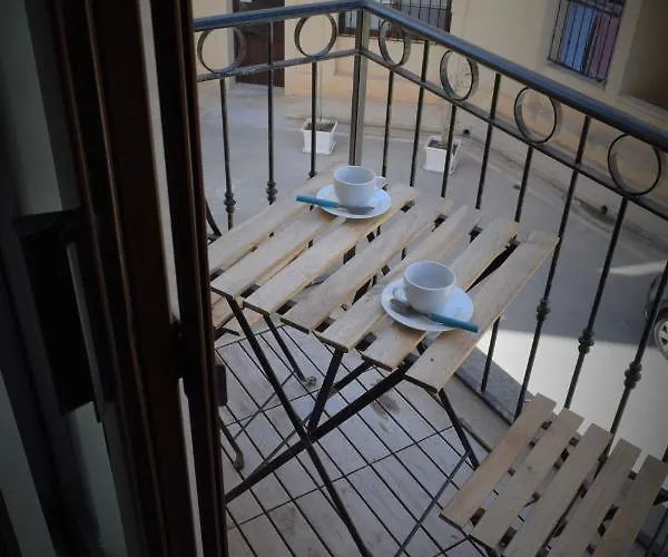 Orchid Court Apartment. * Għajnsielem