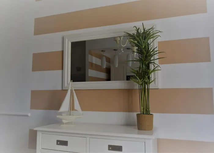 Orchid Court Apartment. דירה